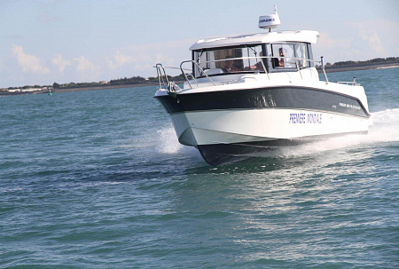 Катер Parker 800 Pilothouse